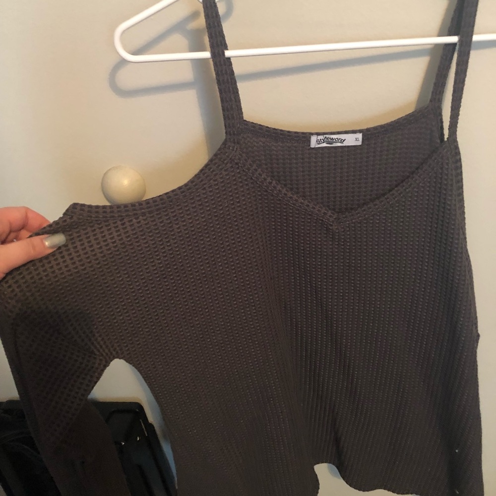 Sweater style shoulderless top